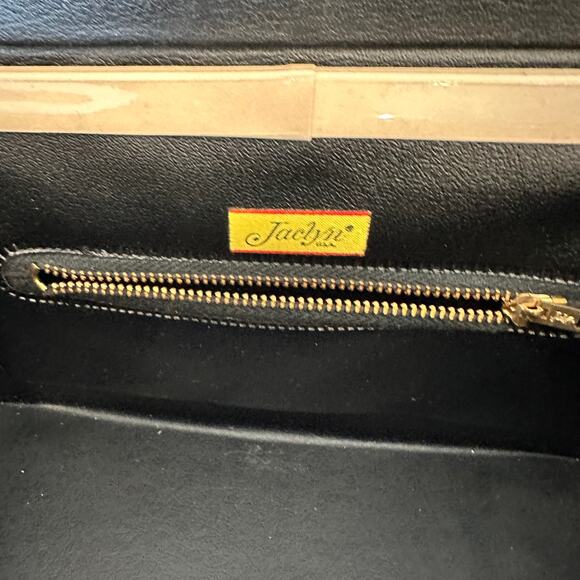 Midcentury Vintage Cosmetic Bag Top Handle Patent Leather Cream Jaclyn USA 8x5x4 - Picture 7 of 8